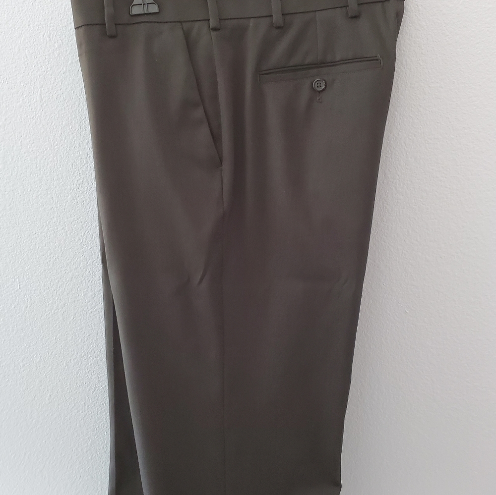 Van Heusen Straight-Fit Non-Iron Pant